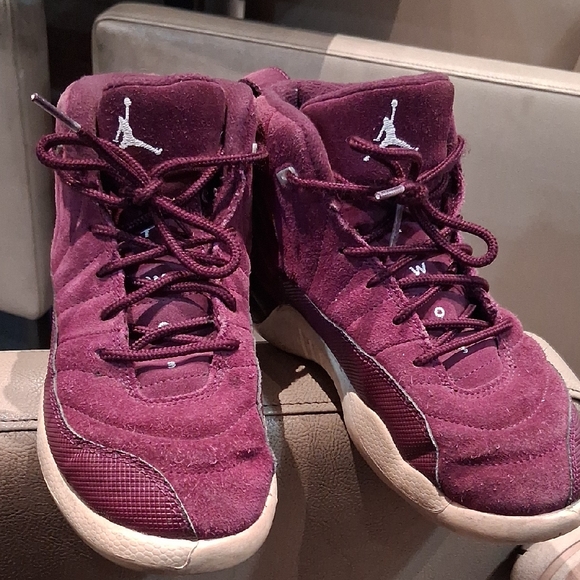 Jordan Kids Sneakers in Maroon and White